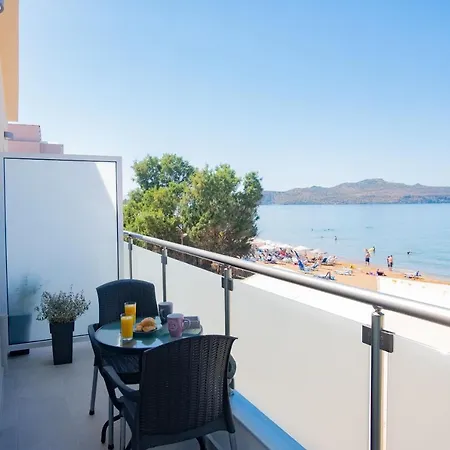 Apartment Queen Mary Beachfront