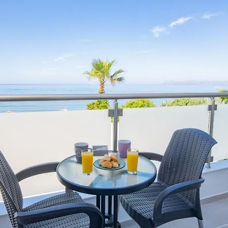 Apartment Queen Mary Beachfront Agia Marina